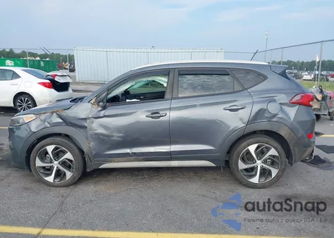 2017 Hyundai Tucson Limited/Sport And Eco/Se из США, поврежденный, VIN KM8J33A28HU528057